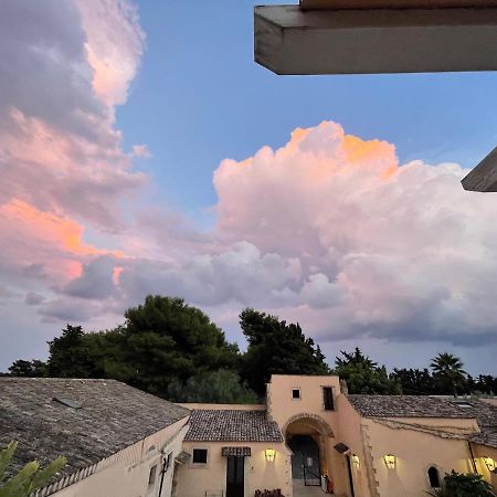 Chiusa Di Carlo Agriturismo アヴォラ エクステリア 写真