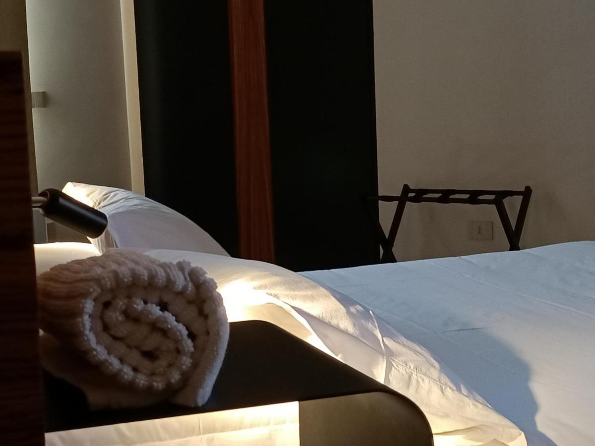 Chiusa Di Carlo Agriturismo アヴォラ エクステリア 写真