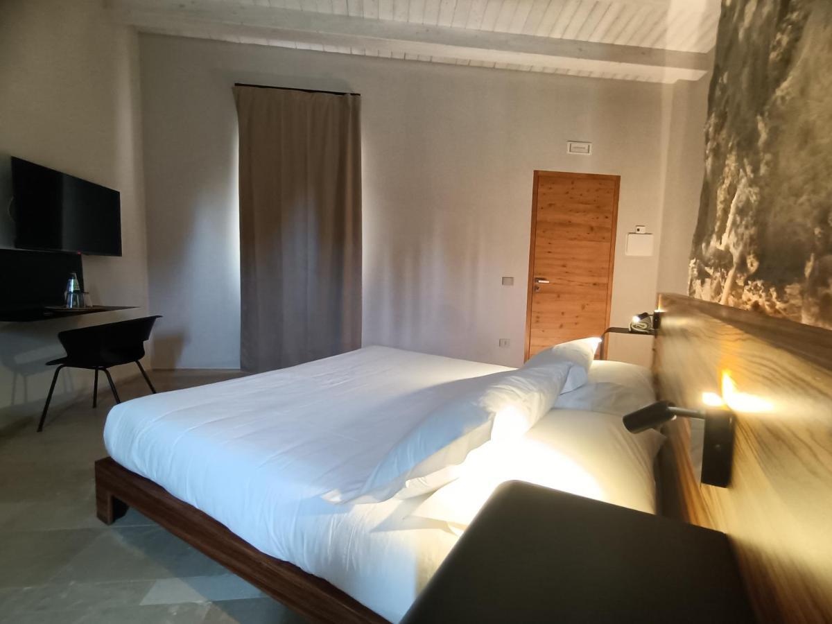 Chiusa Di Carlo Agriturismo アヴォラ エクステリア 写真