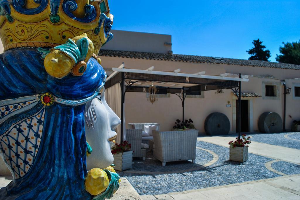 Chiusa Di Carlo Agriturismo アヴォラ エクステリア 写真