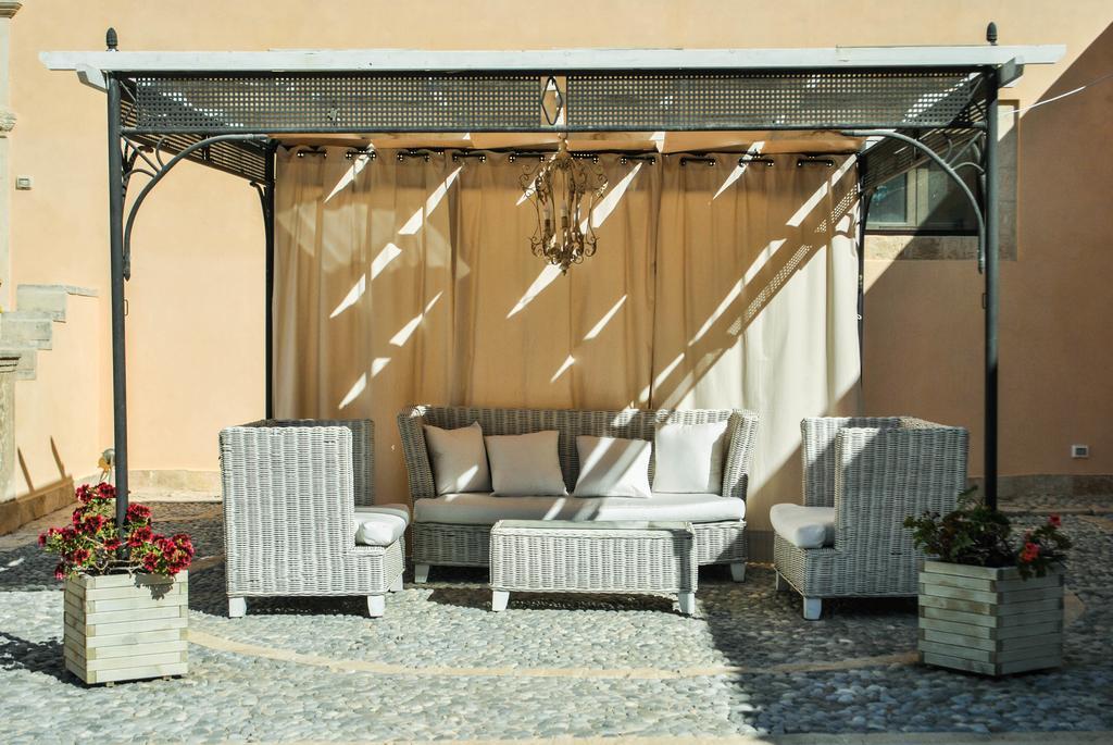 Chiusa Di Carlo Agriturismo アヴォラ エクステリア 写真