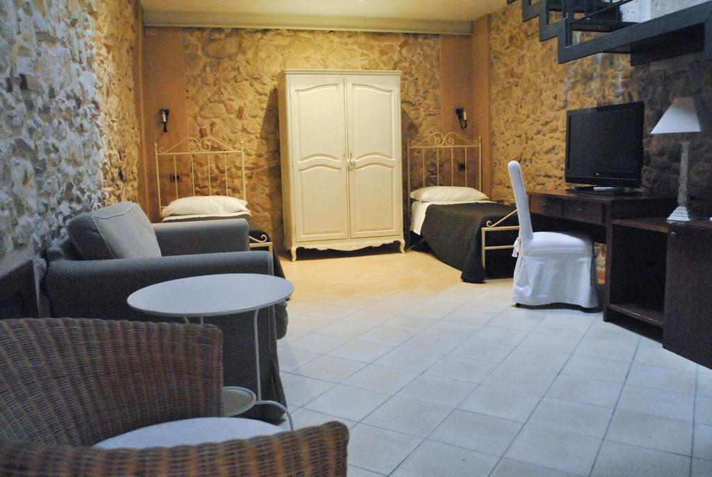 Chiusa Di Carlo Agriturismo アヴォラ エクステリア 写真