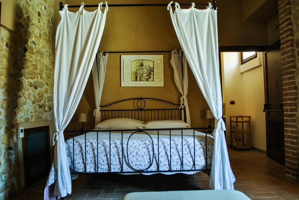 Chiusa Di Carlo Agriturismo アヴォラ エクステリア 写真
