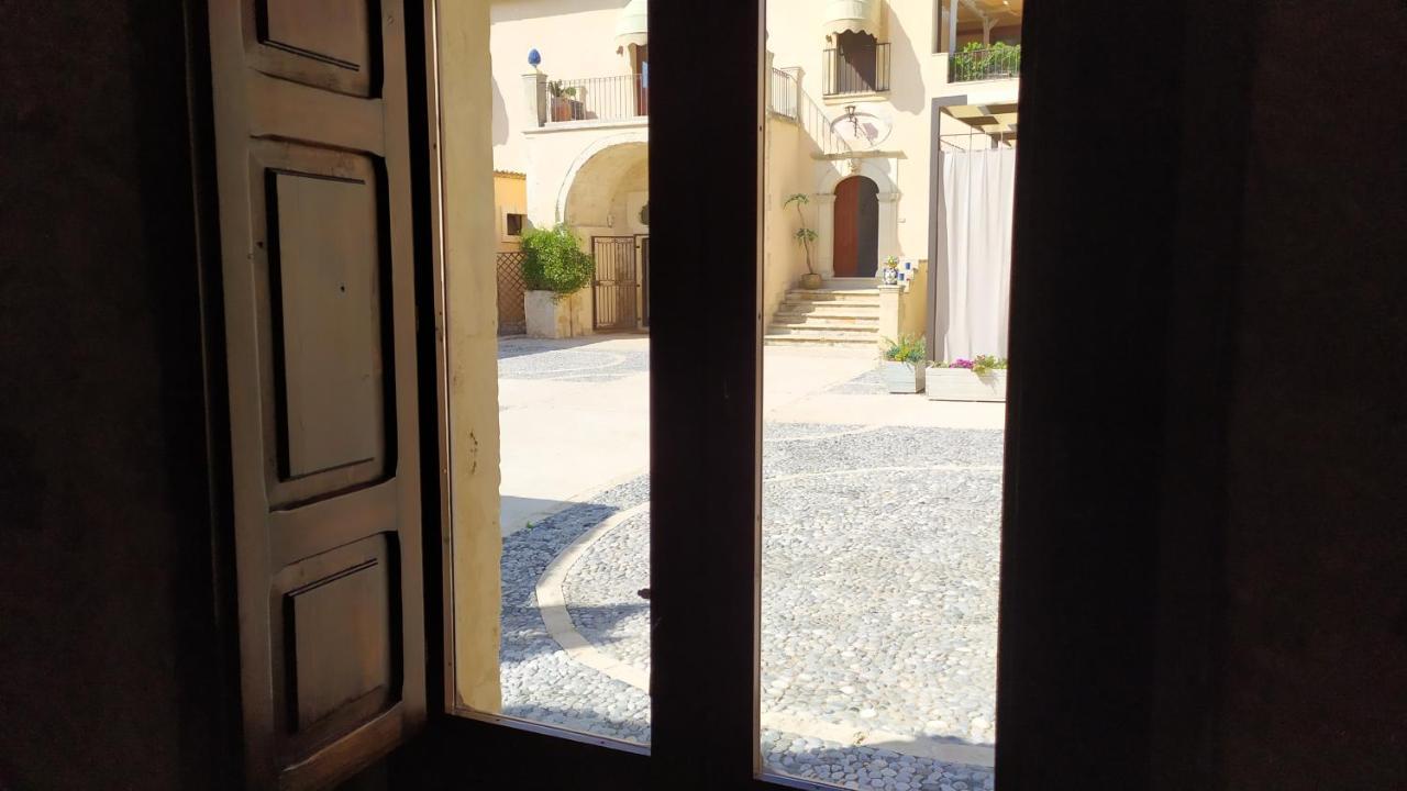 Chiusa Di Carlo Agriturismo アヴォラ エクステリア 写真